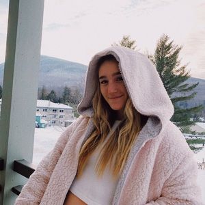 Meet your Posher, Emileigh